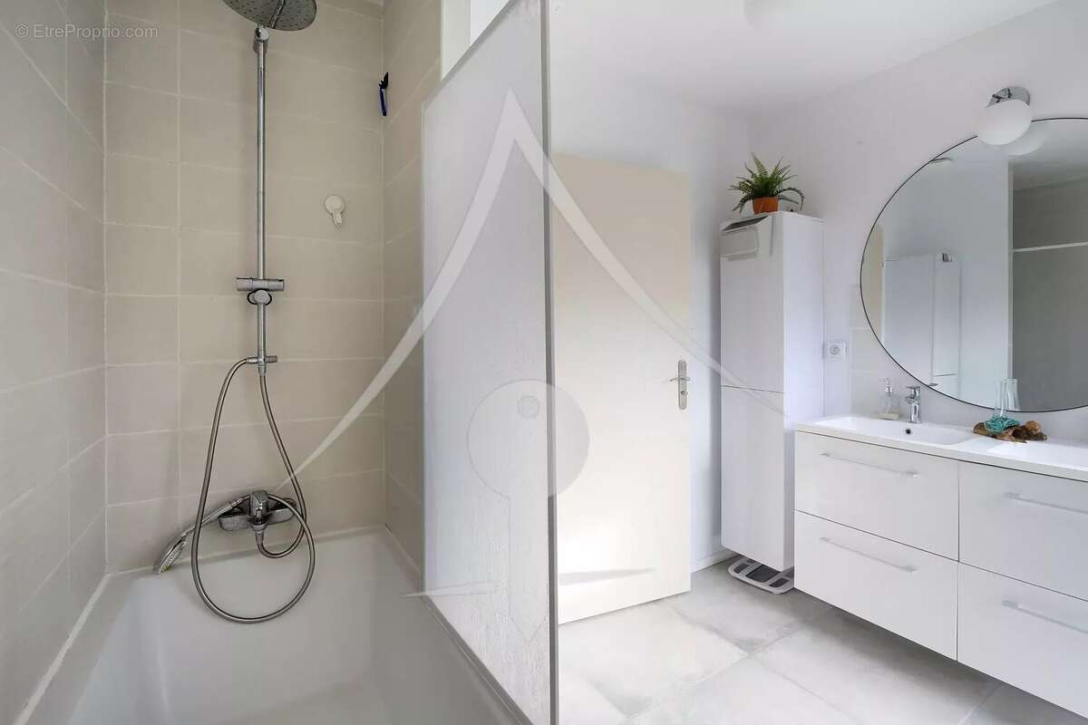 Maison à LAVERNOSE-LACASSE