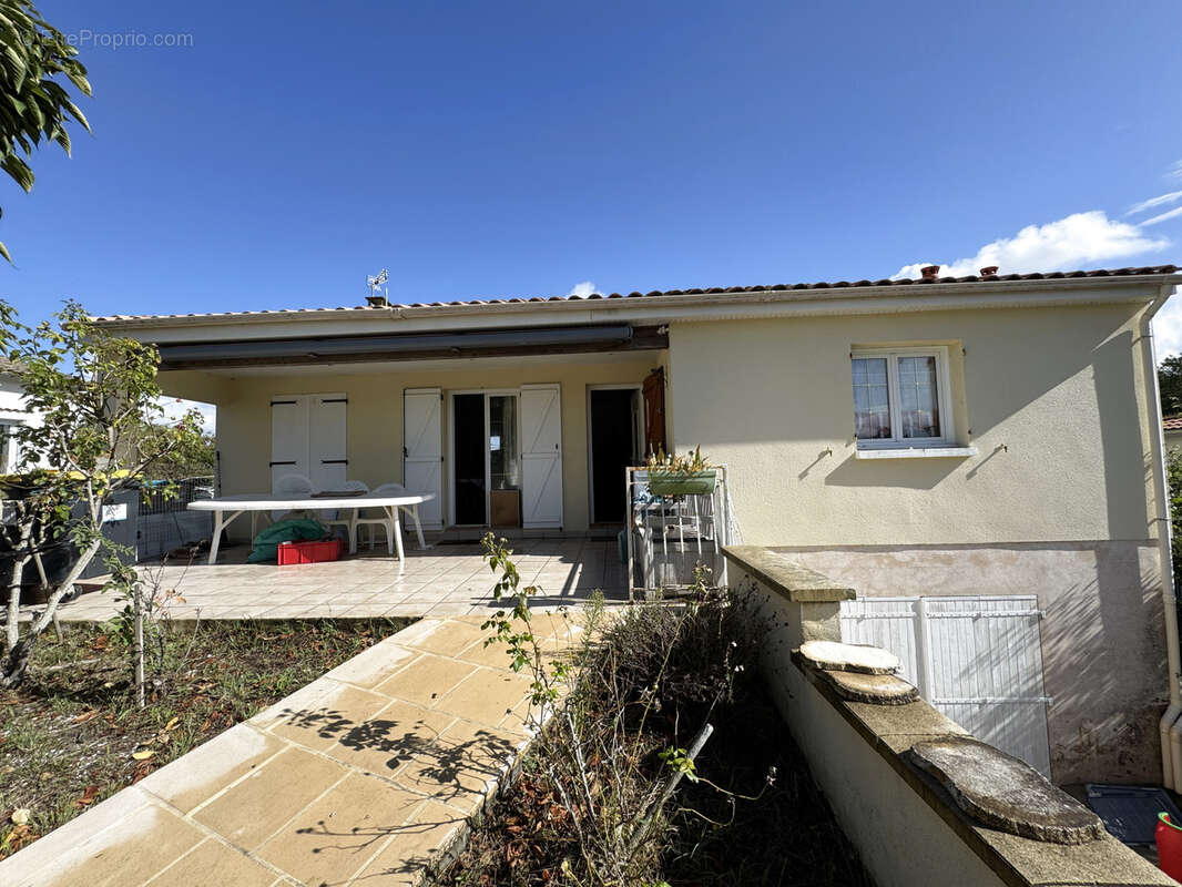 Maison à VAUX-SUR-MER
