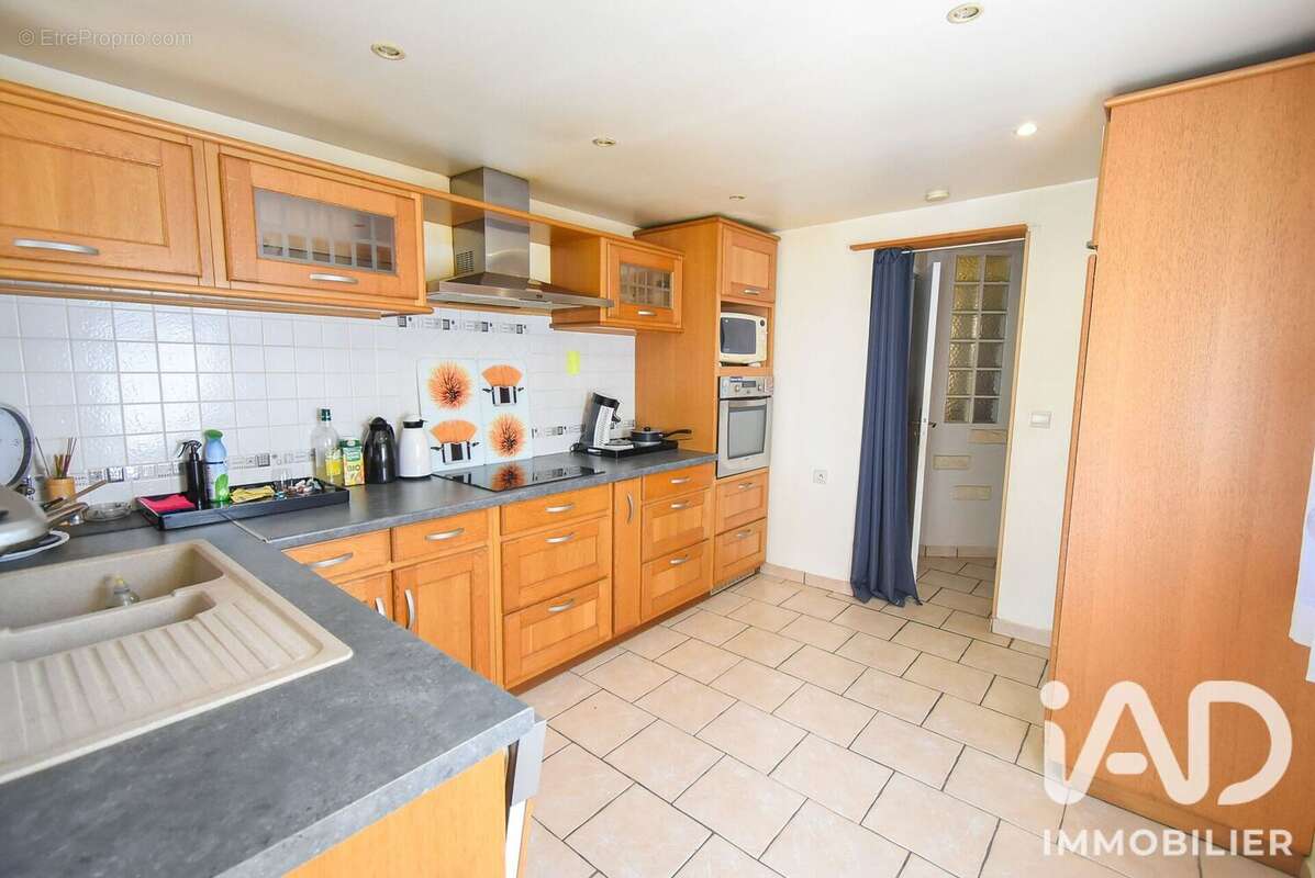Maison 100 m² à Montfermeil  - photo 4