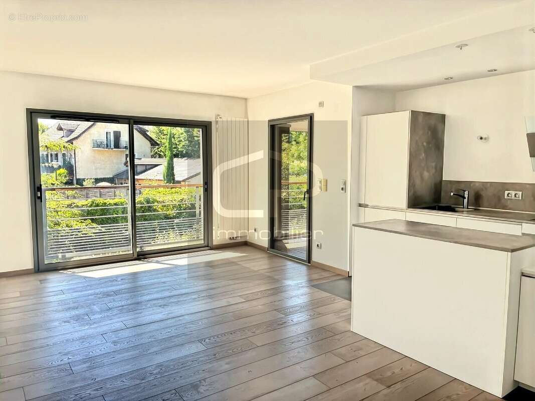 Appartement T3 de standing de 72 m² avec terrasse  Annecy Albigny  À deux pas du lac - photo 3