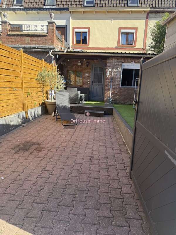 Maison 83 m² à Roubaix  - photo 16