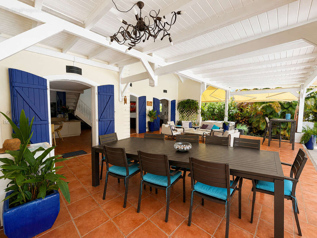 Exclusivité   coup de cœur  villa f5 de 161m2 avec piscine et jacuzzi à la grippière, petit-bourg - photo 2