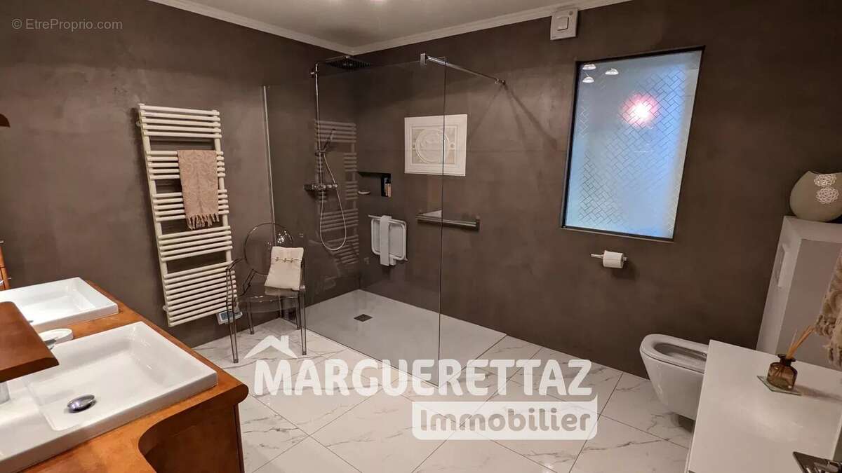 Maison à CRANVES-SALES