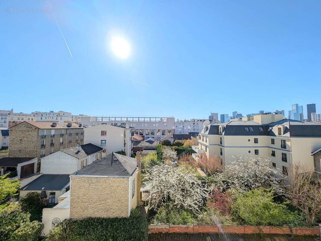 Appartement à LA GARENNE-COLOMBES