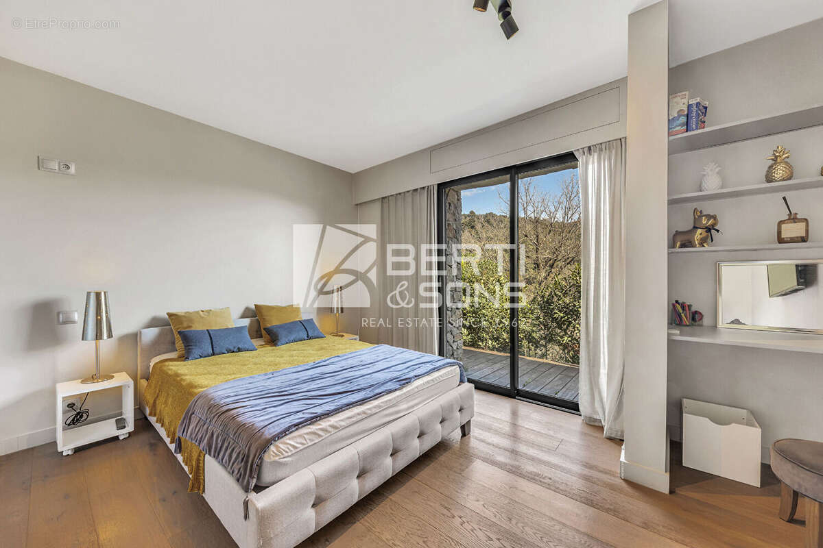 Maison à AURIBEAU-SUR-SIAGNE