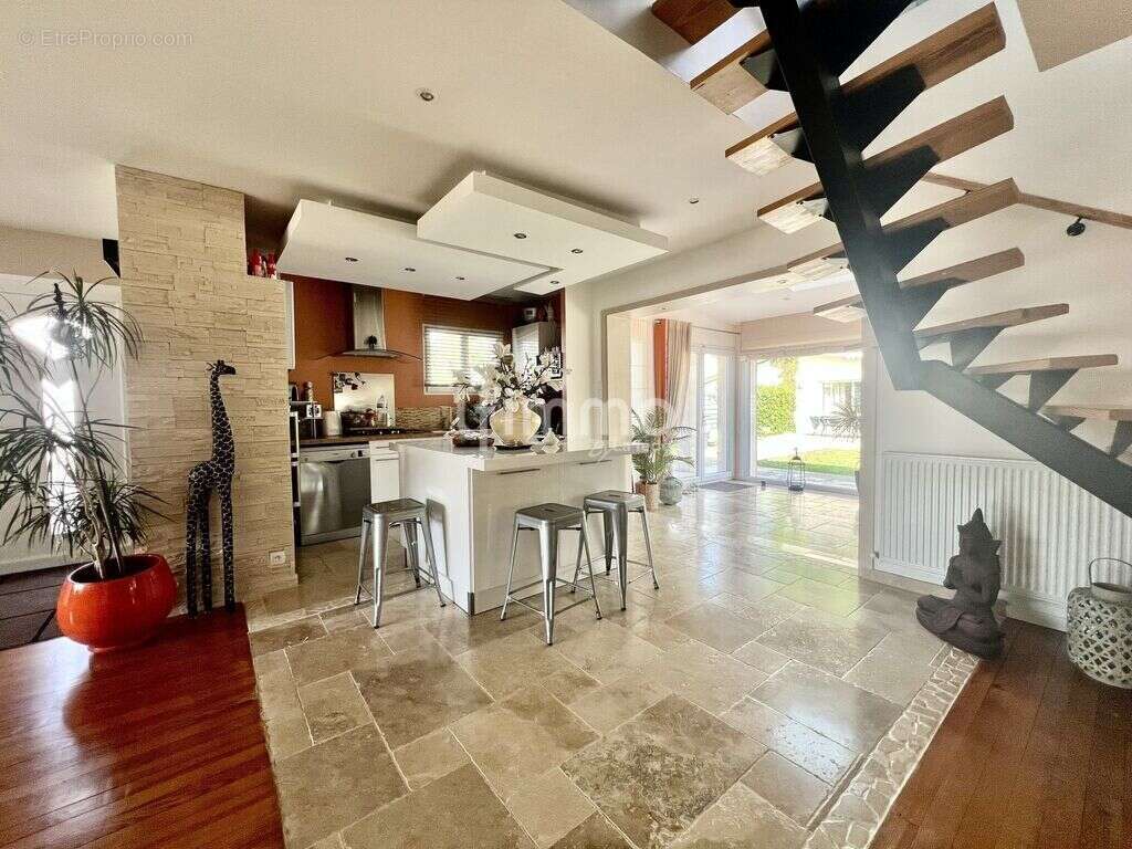 Maison à CADAUJAC