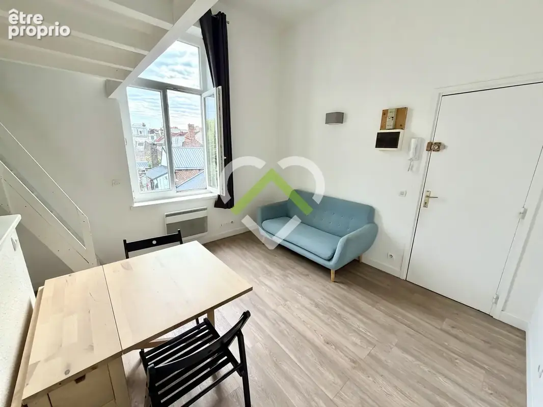Studio avec mezzanine   Emplacement idéal au cœur de Lille   Vendu loué - photo 3