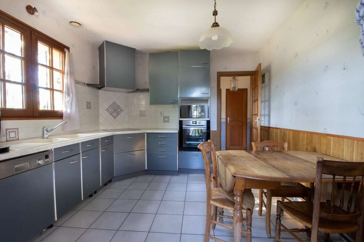 Maison 135 m² à Carbon-Blanc  - photo 4