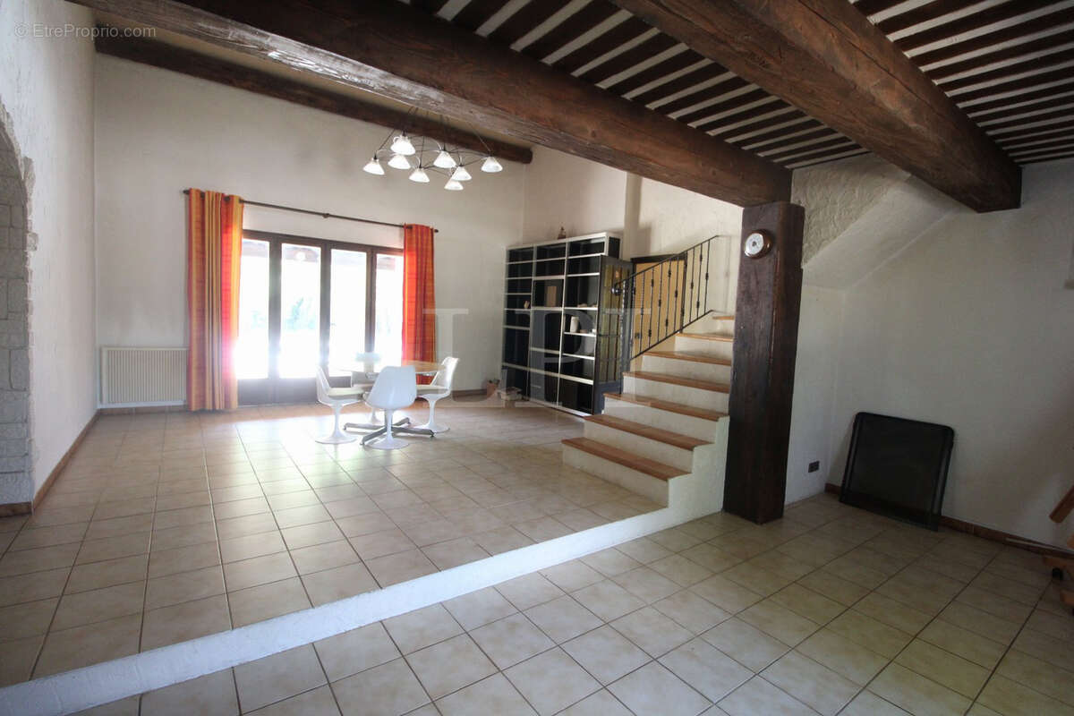 Maison à SAINT-SATURNIN-LES-APT