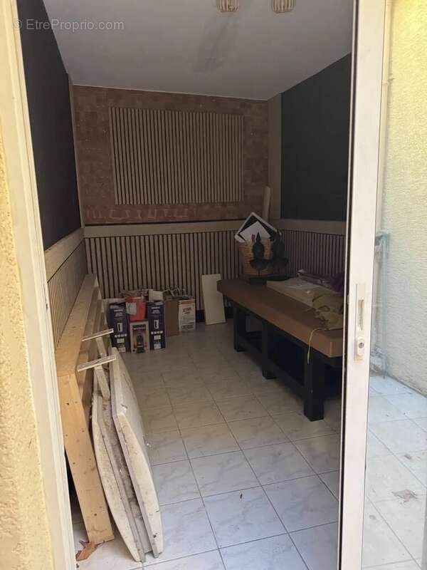 Commerce à NARBONNE