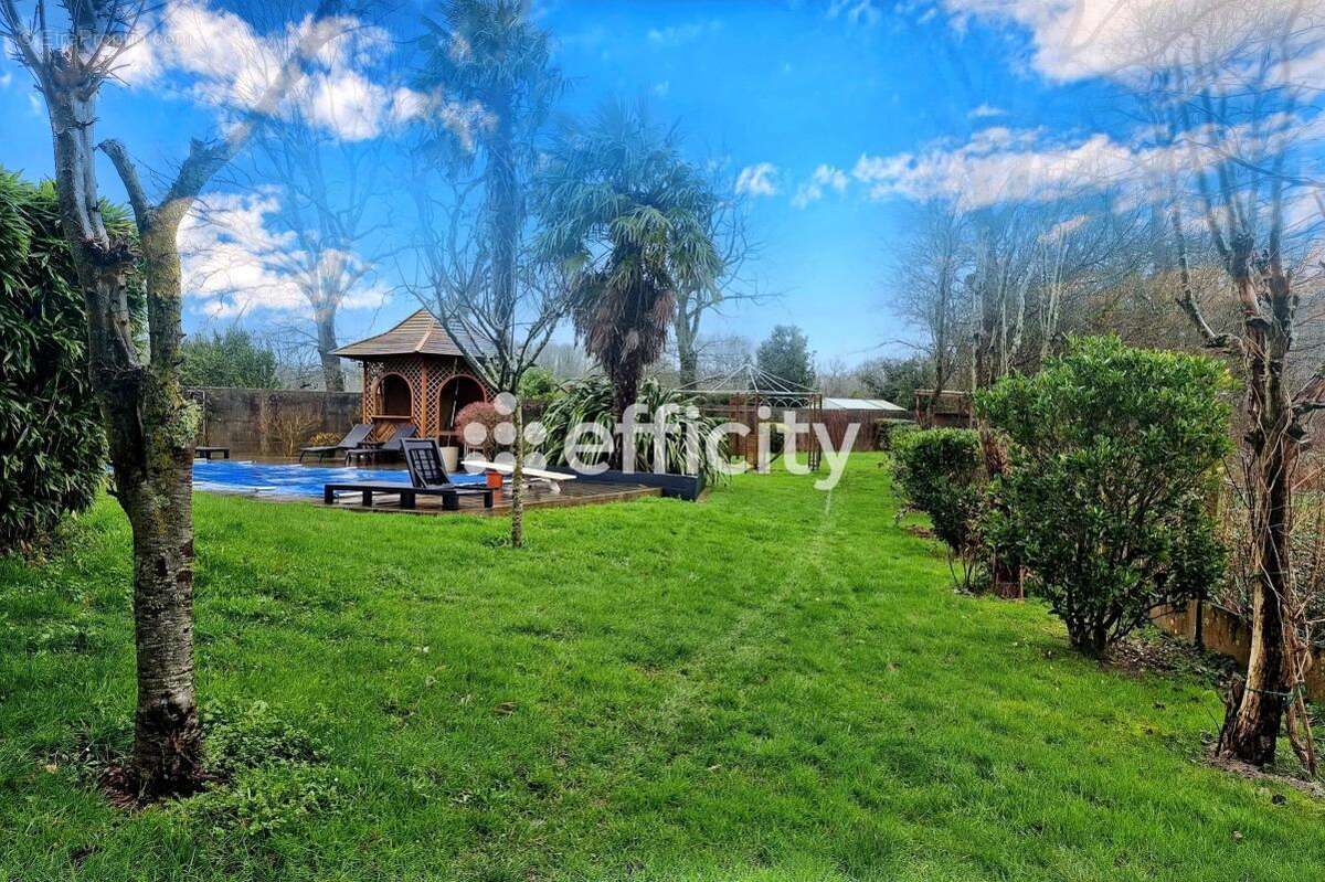 Maison à LE CELLIER