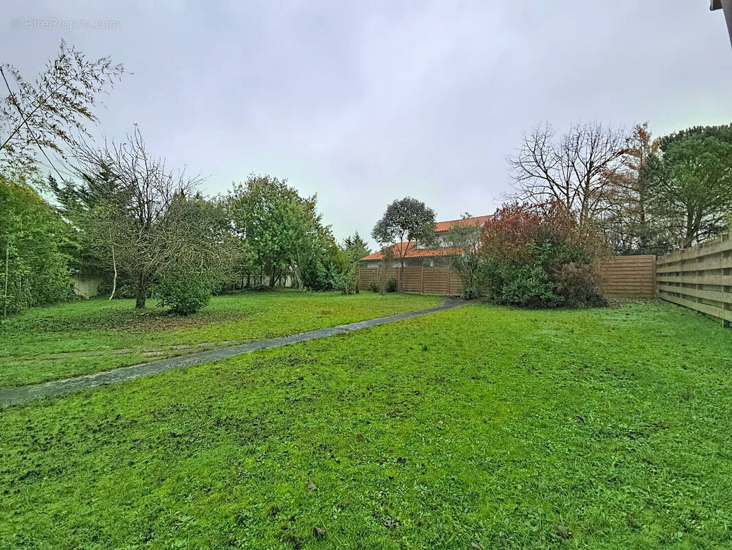 Terrain à MERIGNAC