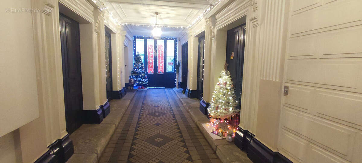 Appartement à PARIS-8E