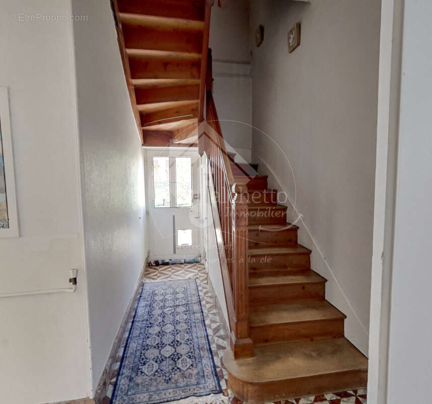 Maison à PUY-GUILLAUME