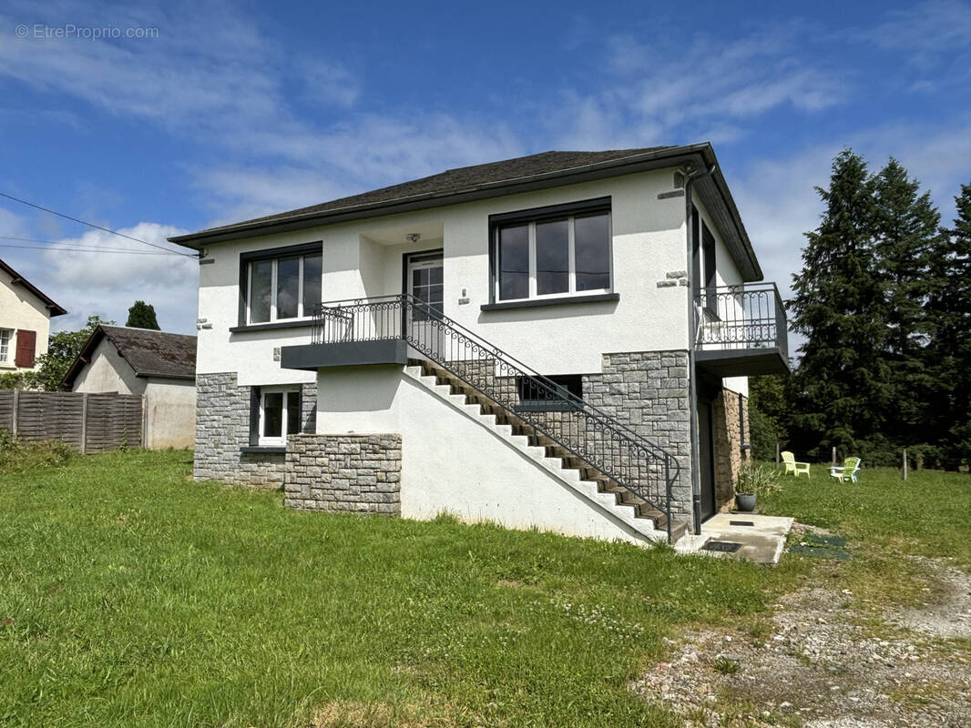 Maison à EYBURIE