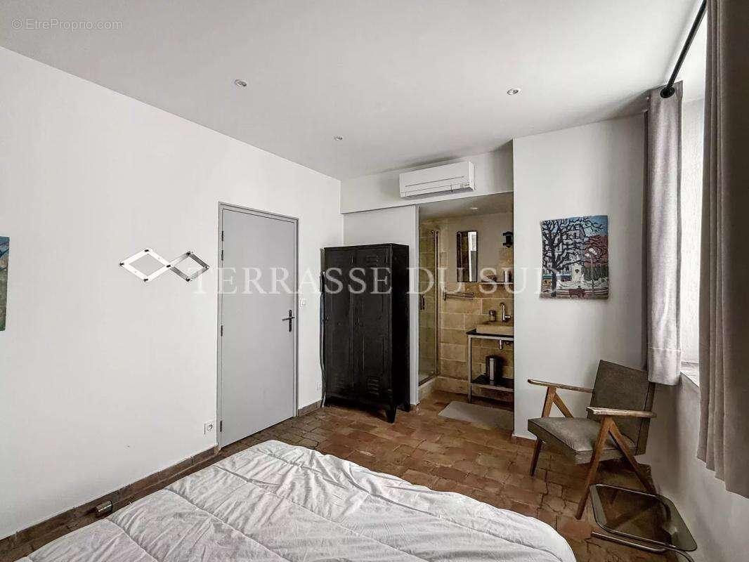 Appartement à MARSEILLE-7E