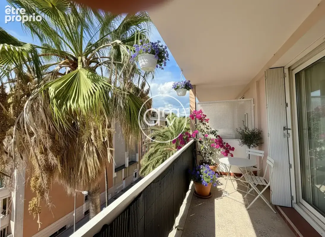 Hyères gare   t2 de 57 m2 avec balcon - residence avec ascenseur - photo 9