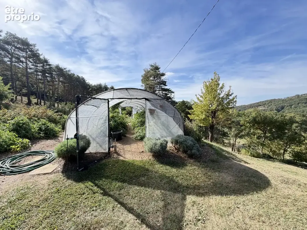 LA BASTIDE – Une propriété pleine de charme dans un écrin de verdure – 395 000 € - photo 11