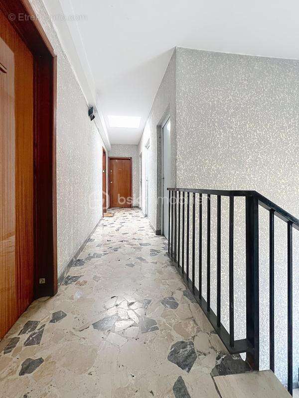 *** grenoble studio 28 m2 lumineux avec balcon flandrin-valmy*** - photo 10