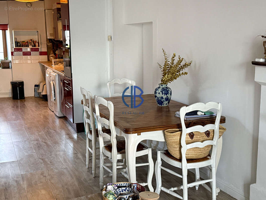 Maison à SAINT-SIMEON-DE-BRESSIEUX