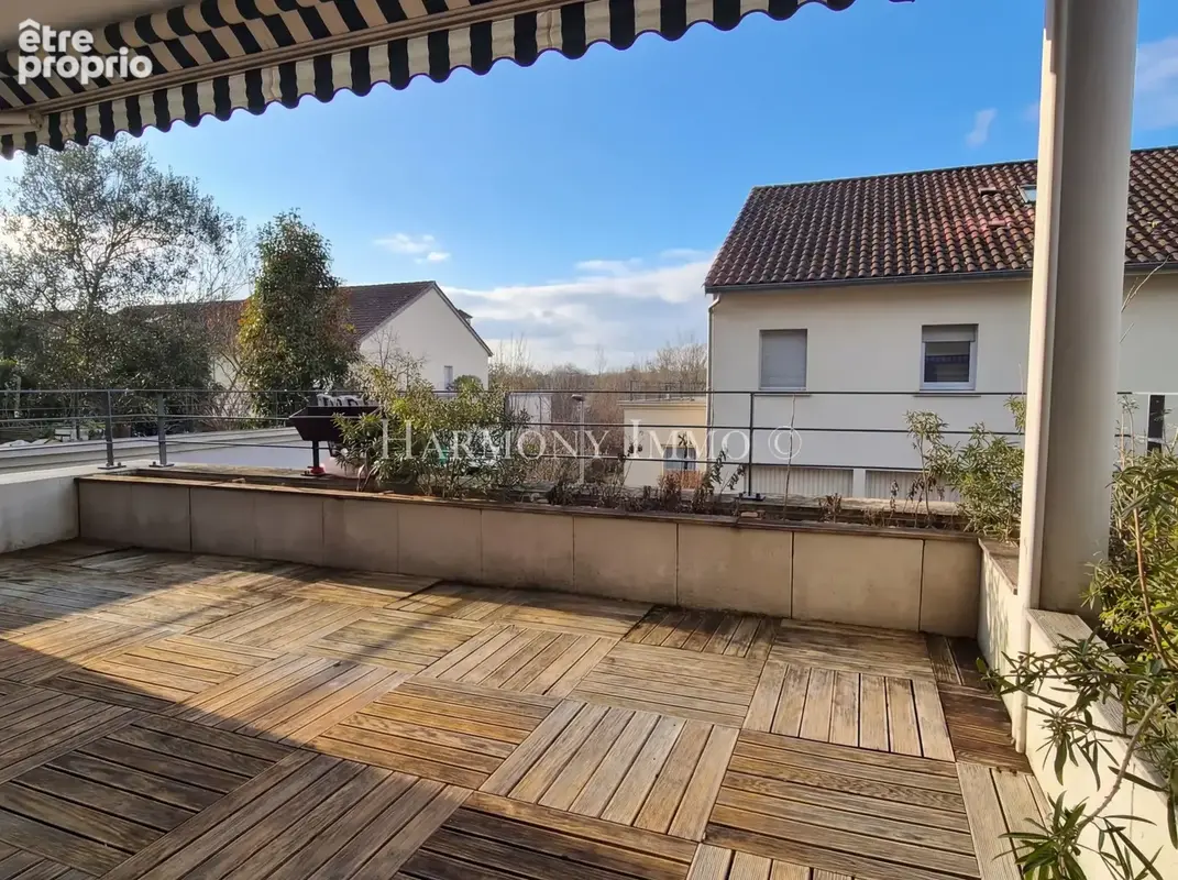 En bords de Saône,  T3 de 69 m2 avec terrasse dans résidence de standing avec piscine - photo 1