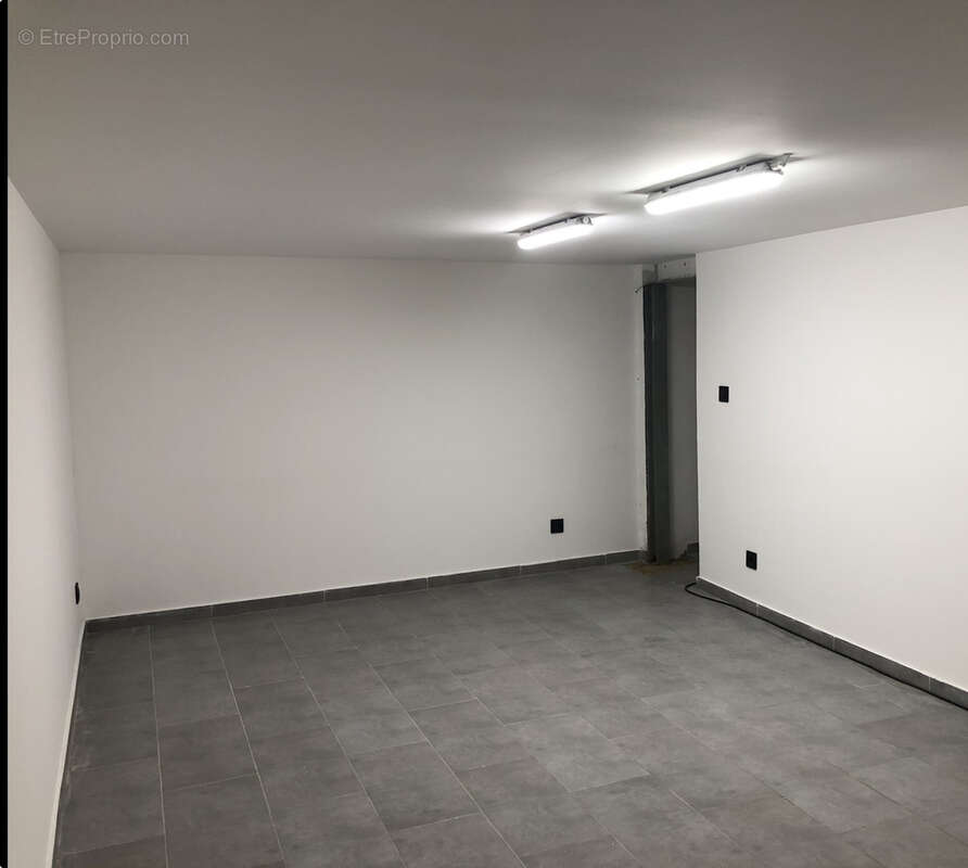 Commerce à MARSEILLE-3E