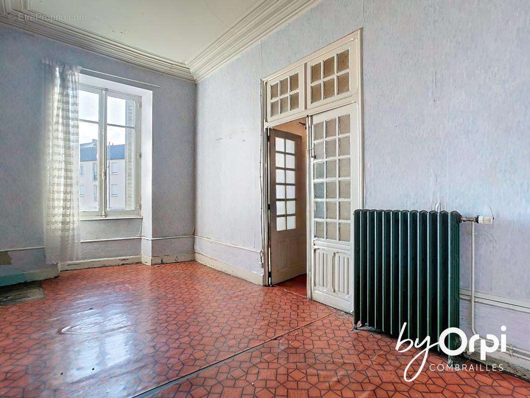 Appartement à COMMENTRY