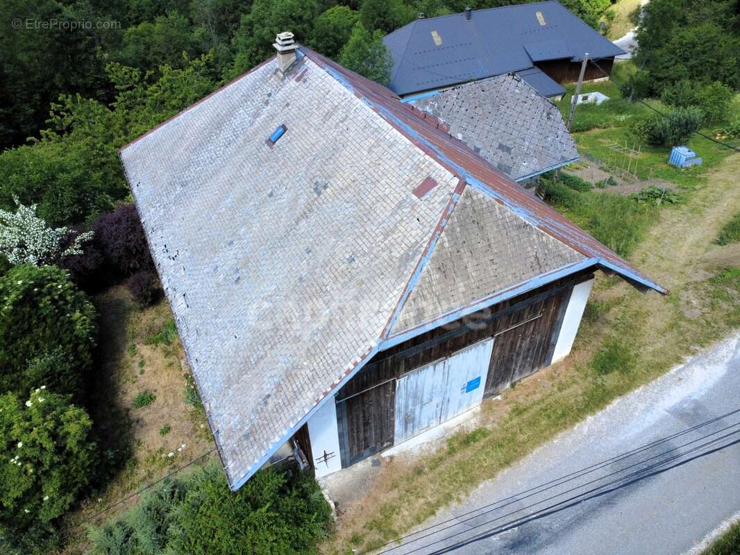 Maison T4 82m² avec Grange 300m² à rénover - photo 10