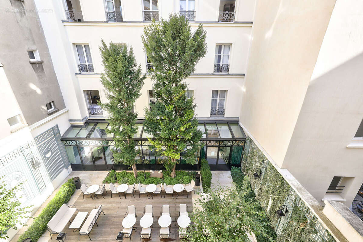 Paris 8e - george v - photo 14