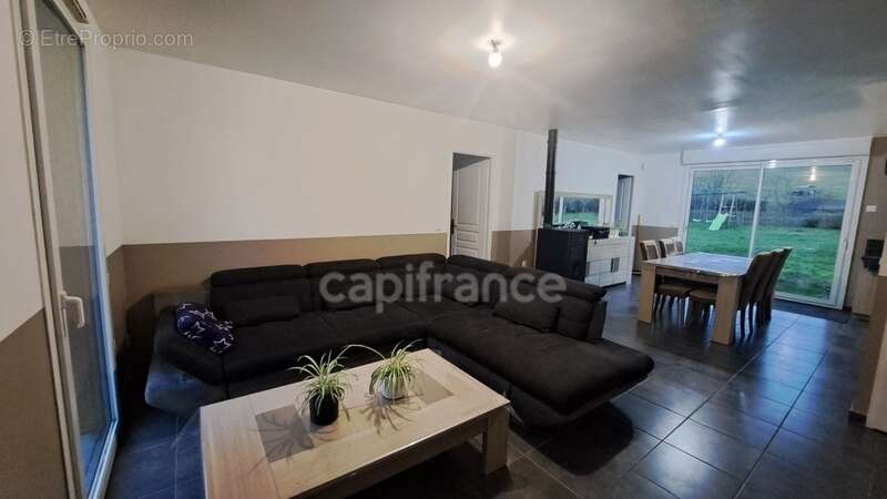 Maison à RESSONS-LE-LONG