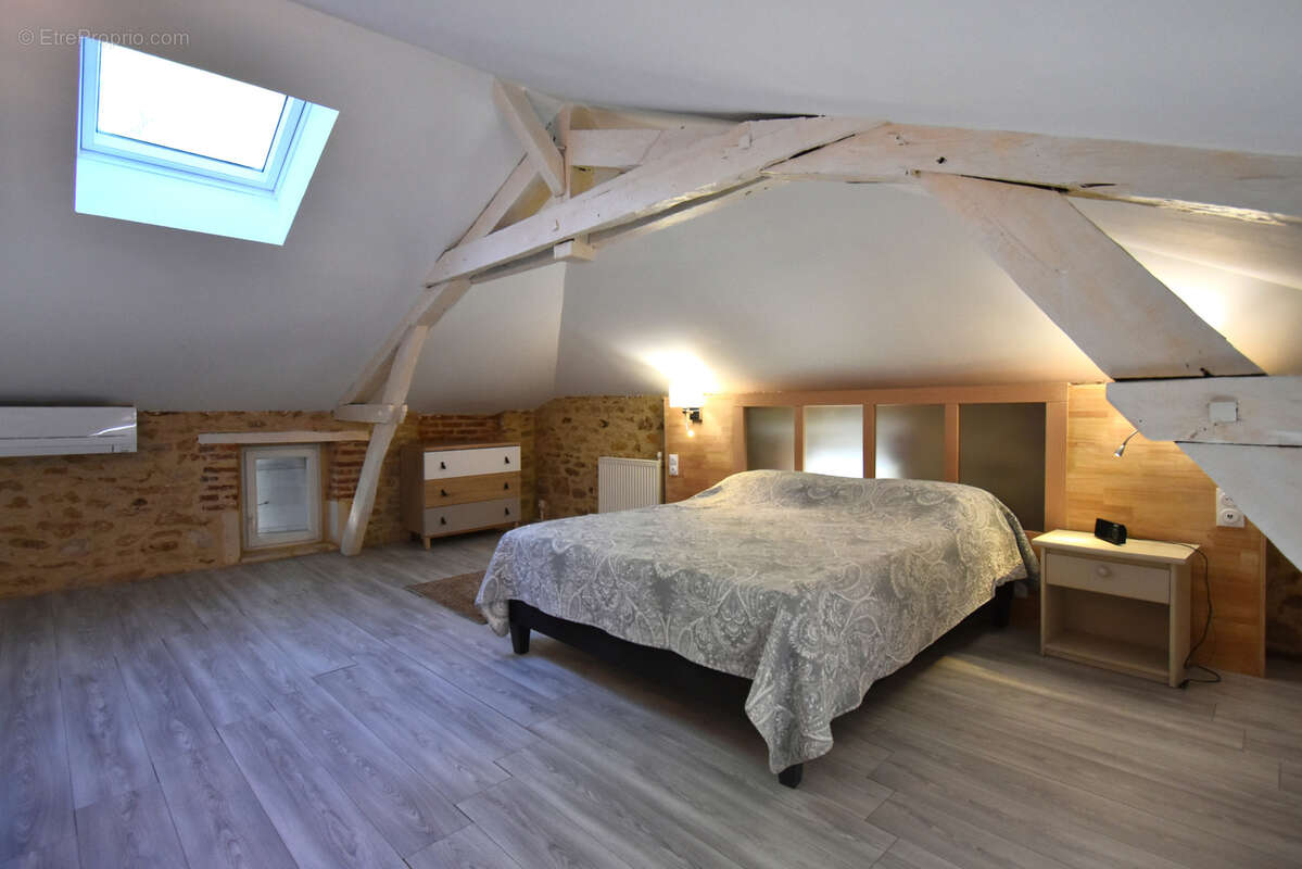 Maison à PUY-L&#039;EVEQUE