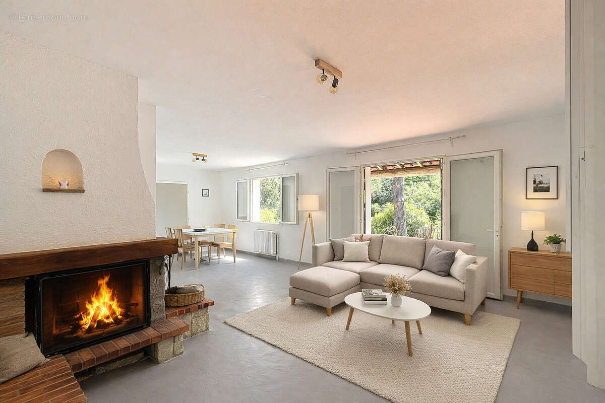 Maison à CHATEAUNEUF-LE-ROUGE