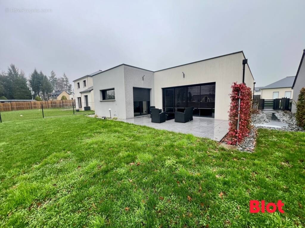 Maison à SAINT-MEEN-LE-GRAND