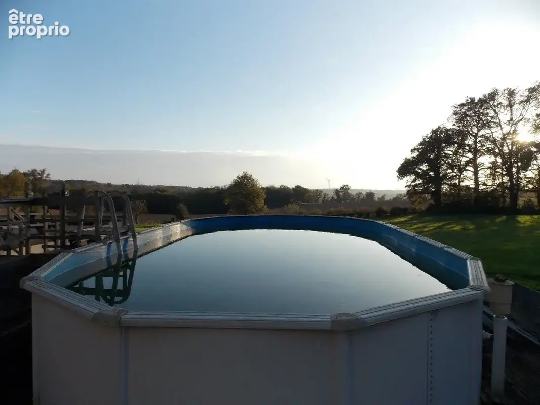Charmante propriété individuelle en pierre rénovée avec grange, hangar, grand jardin, piscine et magnifique vue dégagée sur la c - photo 20