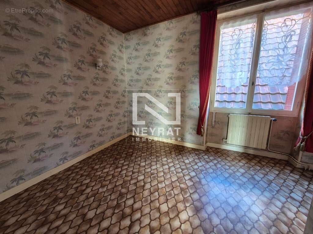 Maison à SAINT-LEGER-SUR-DHEUNE