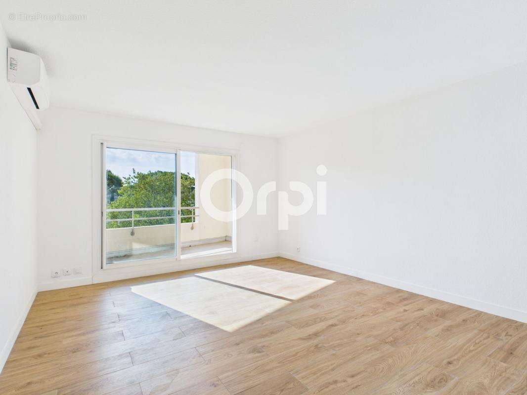 Appartement à MANDELIEU-LA-NAPOULE