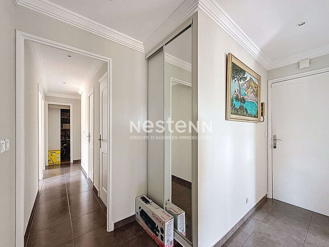 Appartement à VALLAURIS