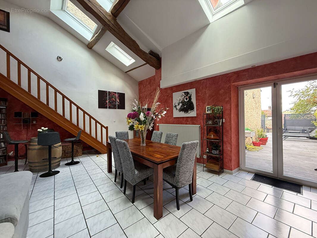 Maison à COLOMBEY-LES-BELLES