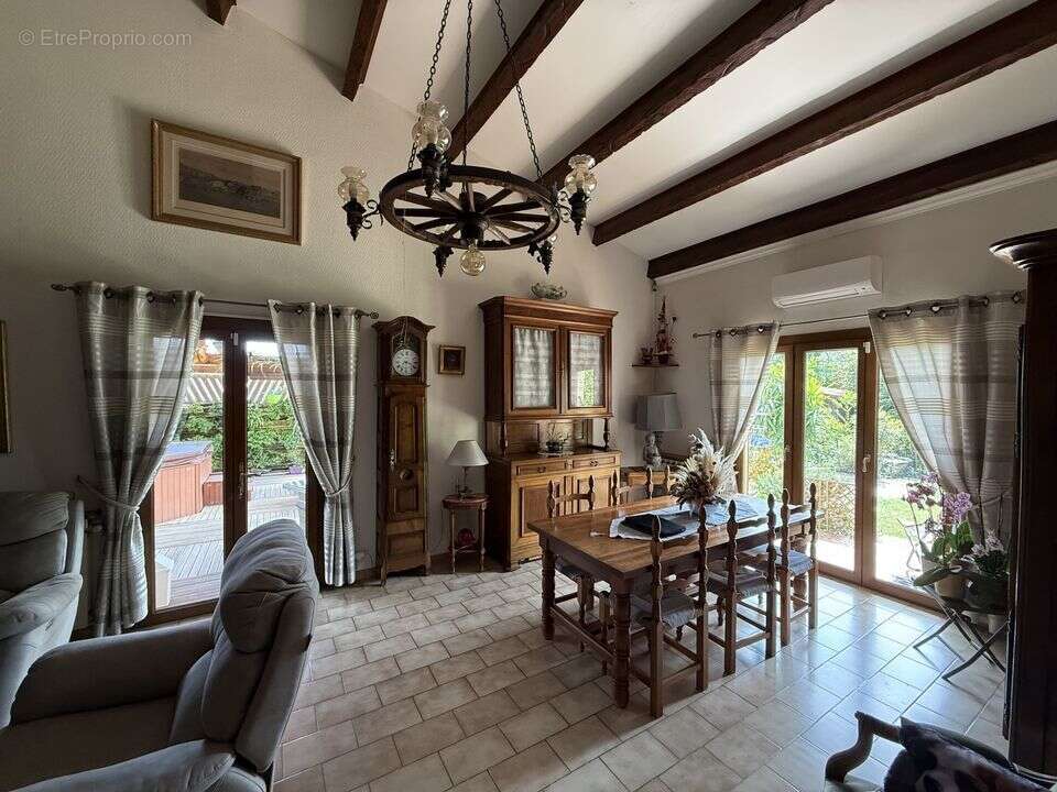 Votre agence Clairimmo vous propose à la vente dans un secteur - Maison à PORT-DE-BOUC