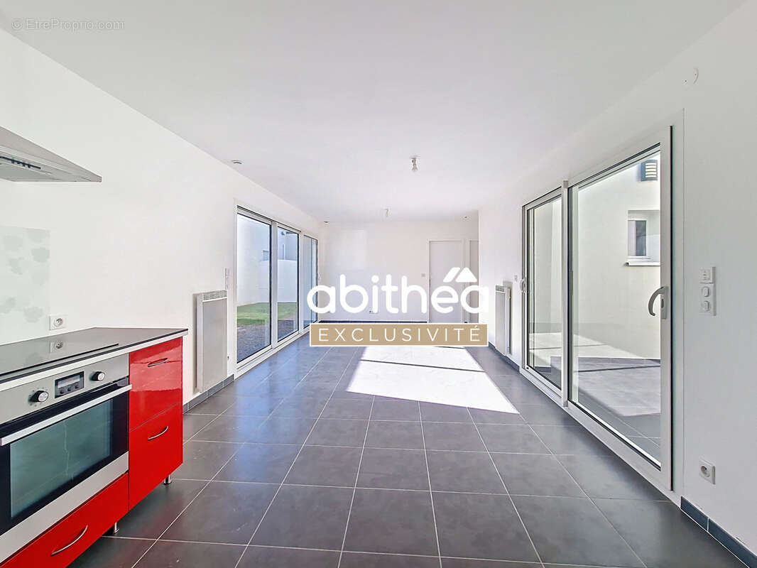 Maison à CHENAC-SAINT-SEURIN-D&#039;UZET