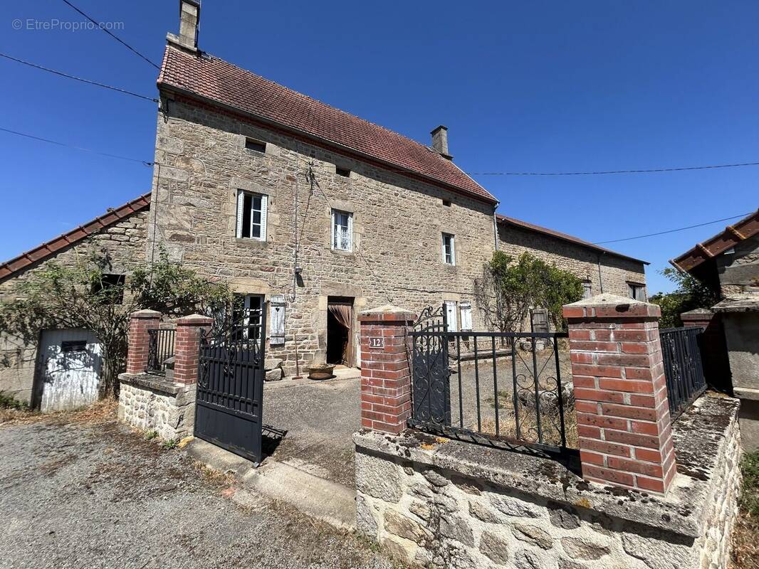 Maison à SAINT-PRIEST