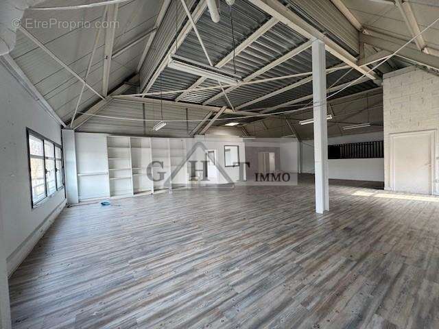 Commerce à NEUILLY-SUR-MARNE