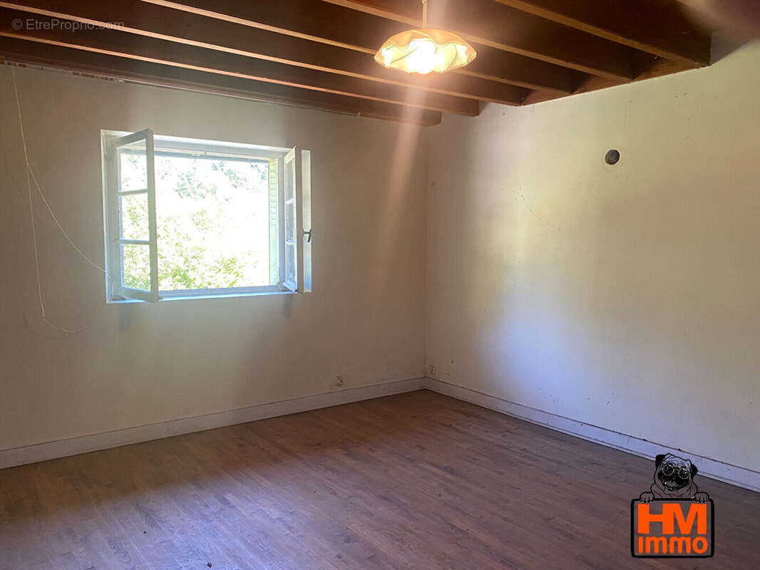 Maison à SAINT-LEGER-LA-MONTAGNE