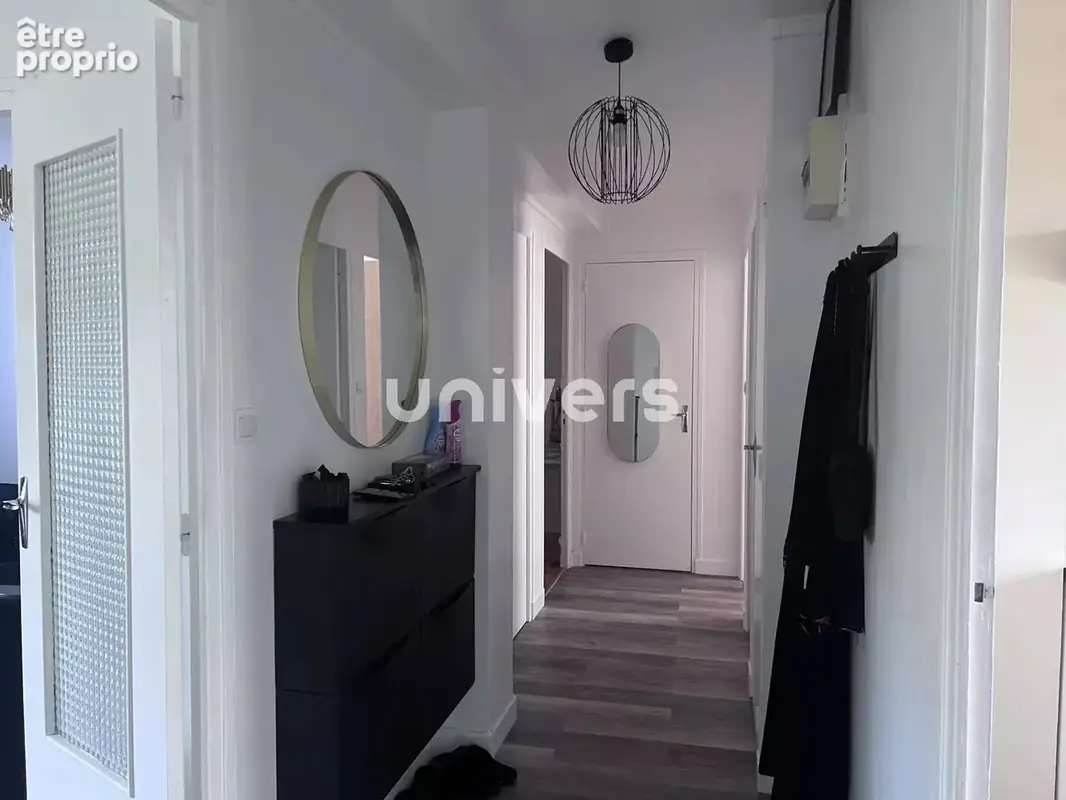 Appartement - T4  avec 2 balcons - GARAGE ET CAVE - photo 8