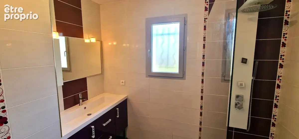 Maison 130 m2 • Piscine • Séjour 50 m2 • 4 Chambres • DPE C - photo 13