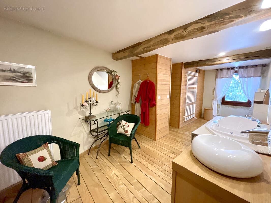 Maison à VIC-FEZENSAC