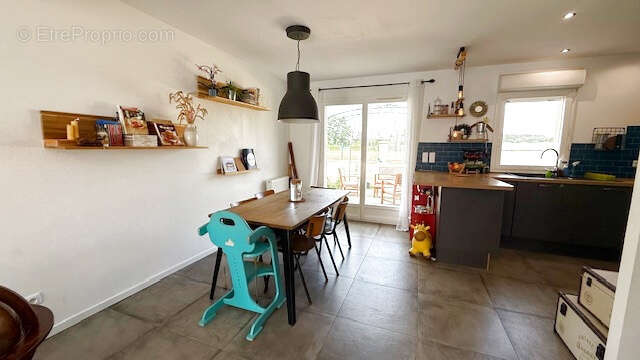 Maison à MOGNEVILLE