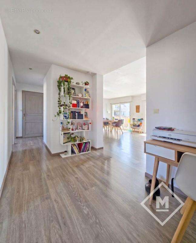 Appartement à MARSEILLE-4E
