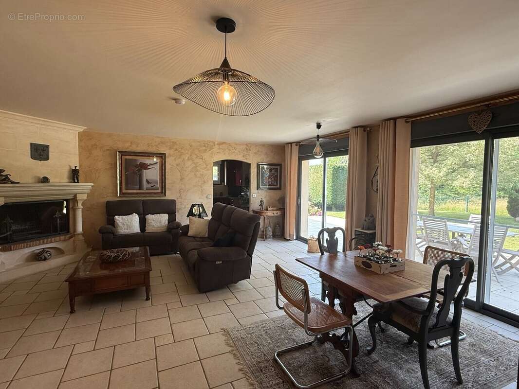 Maison à MONTGIVRAY