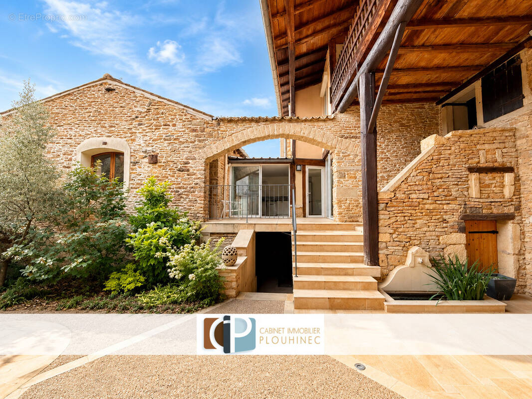 Maison à LA ROCHE-VINEUSE